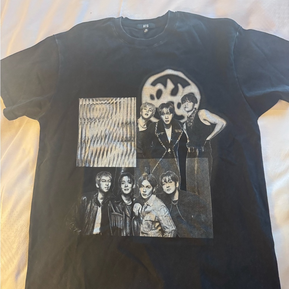Black Graphic Band Tee - Black